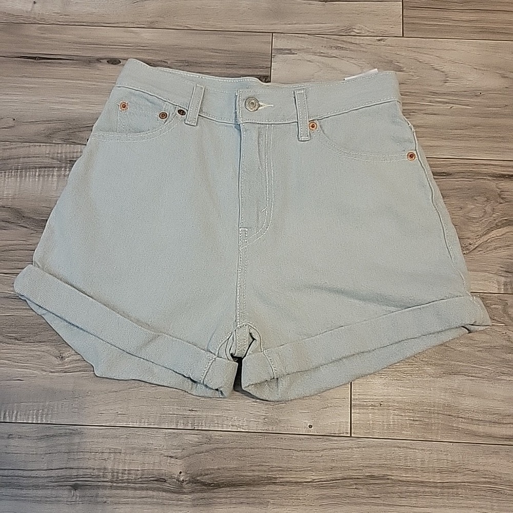 Levi's A-line Mom Shorts size 25 Light Blue Wash 3" Inseam Hi Rise Roll Cuff
